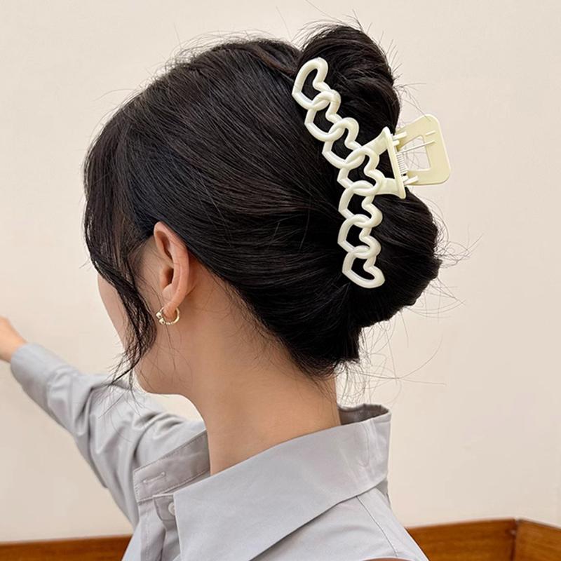 New Colorful Dopamine Love Heart Hair Claw Clip Creamy Color Shark Clip Heart Ponytail Hairpin Sweet Headwear Hair Accessories