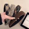 A Must-have for The Autumn and Winter Atmosphere, This Wide-brimmed Sponge High-top Checkered Headband