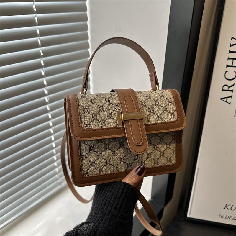 2025 New Fashion Simple High Value Shoulder Bag Retro Trend Personalized Printing Portable Commuter Small Square Bag