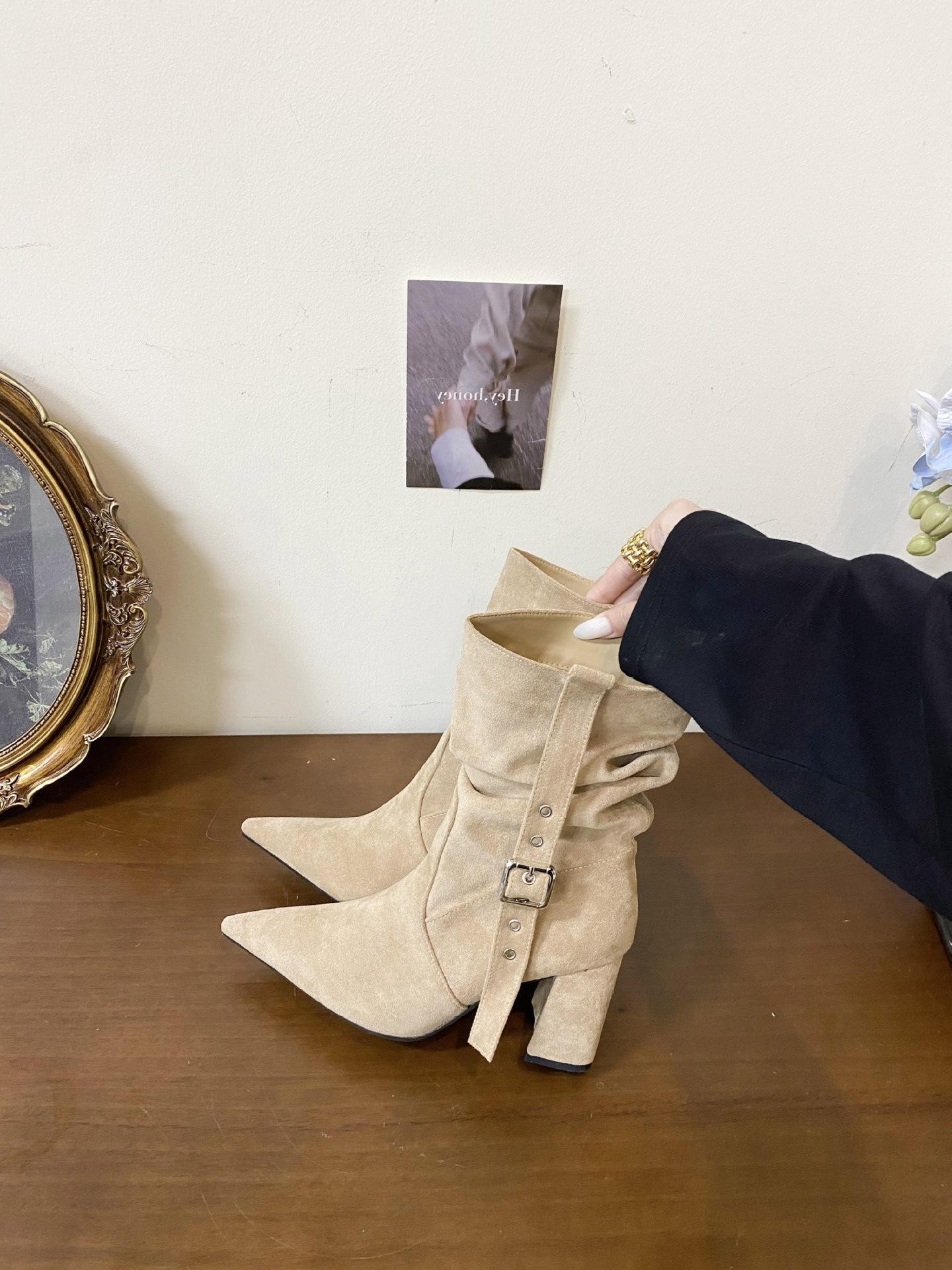 

Pointed thick heel high heel Martin boots women s 2025 autumn and winter new French sexy thin boots short boots medium tube stacking boots 40 абрикосовый