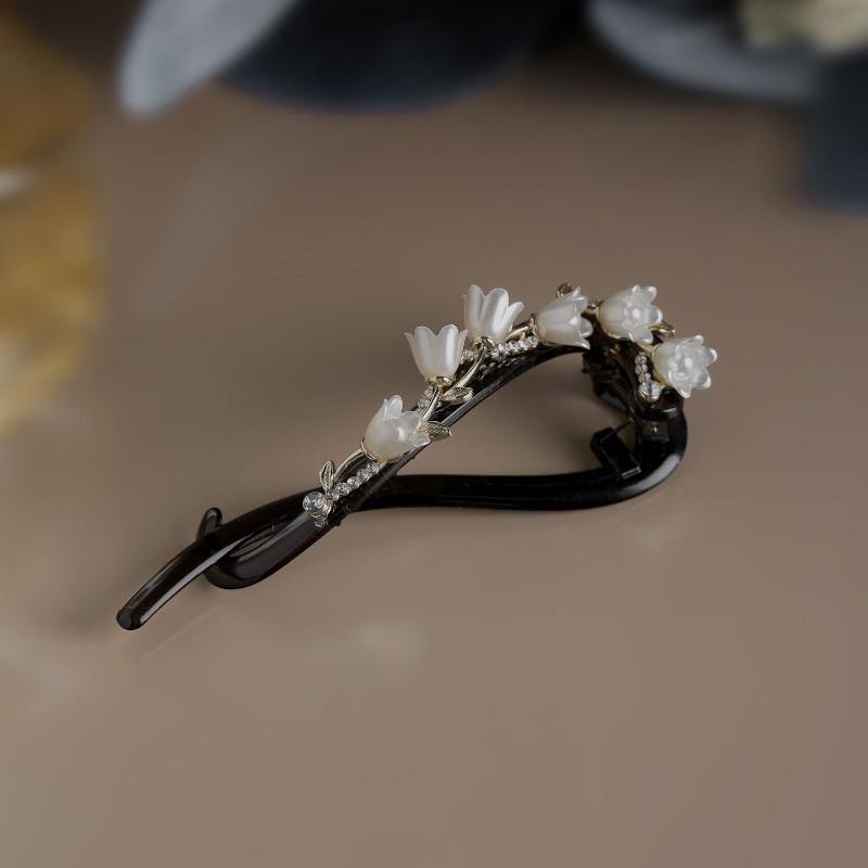 New Chinese Style Lily of the Valley Twist Clip Retro Elegant Flower Hair Clip Fashion Updo Barrettes Women Daily Hair Accessories