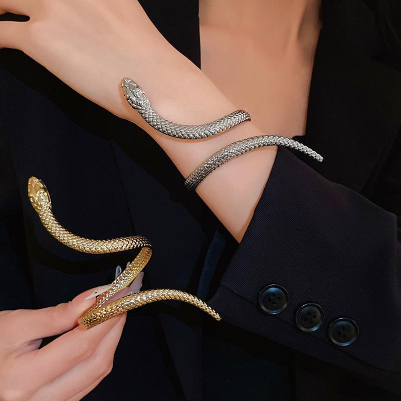 Набор браслетов Уникальный открытый браслет Набор пригородных модных витых змеек Легкий роскошный новый разноцветный