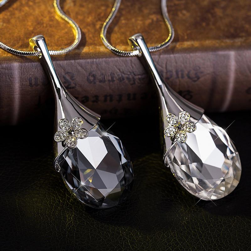 Atemberaubende lange Halskette mit Anhänger aus Kristall in Wassertropfenform im koreanischen Stil für Damen-Schmuck