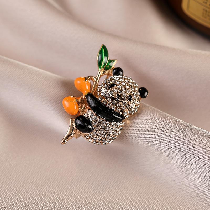 The "Shishi Ruyi" Panda Chinese-style Brooch Features A High-end, Light Luxury and Niche Design with A Cute Brooch