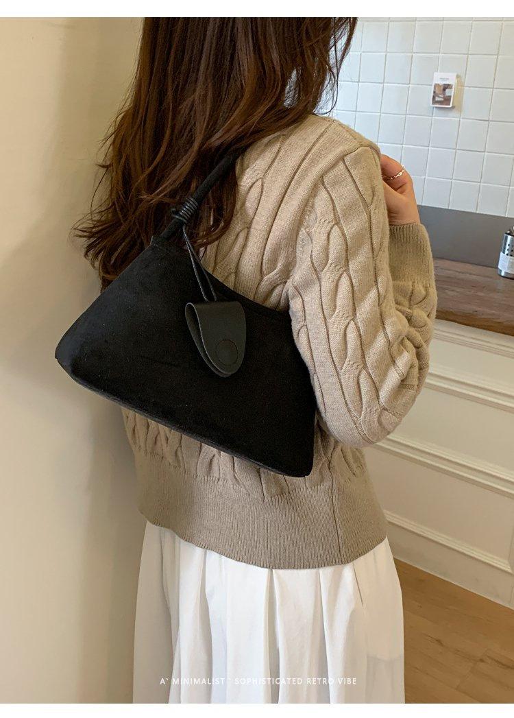 

2026 Korean Style Ins Niche Design Underarm Bag Simple Trendy Bags Single Shoulder Matte Bags Gifts For Lady