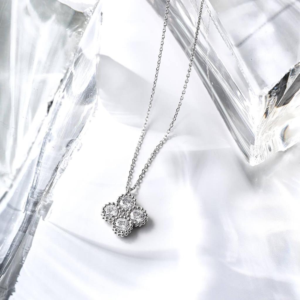 Magnetic Necklace Clover Necklace Silver Free Size [Rielly] (Length Approx. 60cm)