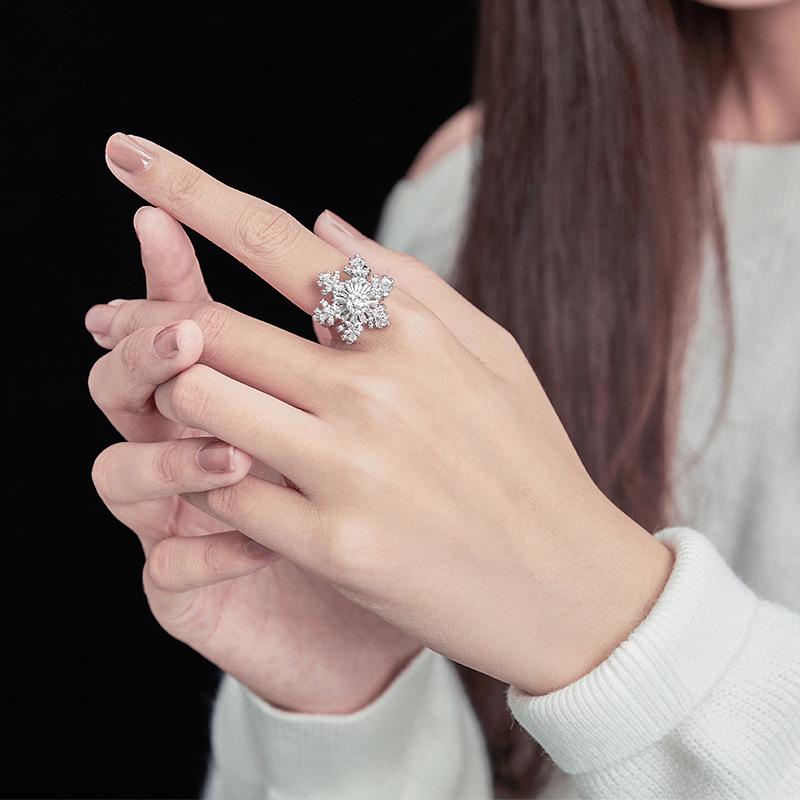 Adjustable Rotating Snowflake Ring for Women: Fashionable Influencer-Inspired Index Finger Ring