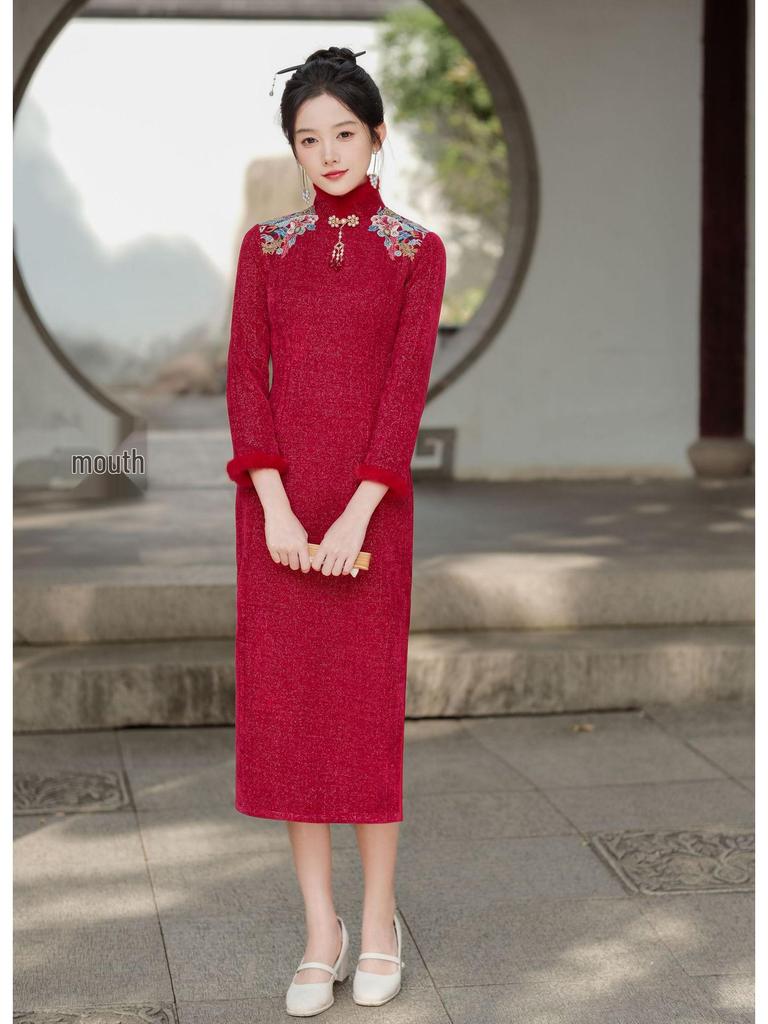 2024 Winter Elegantes Rotes Cheongsam Toastkleid: Bequeme, modische Brautmode im chinesischen Stil