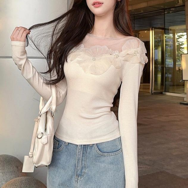 

Core-spun yarn, gentle wind three-dimensional flower long-sleeved knitted sweater women s autumn and winter thin design sense slim one size fits all