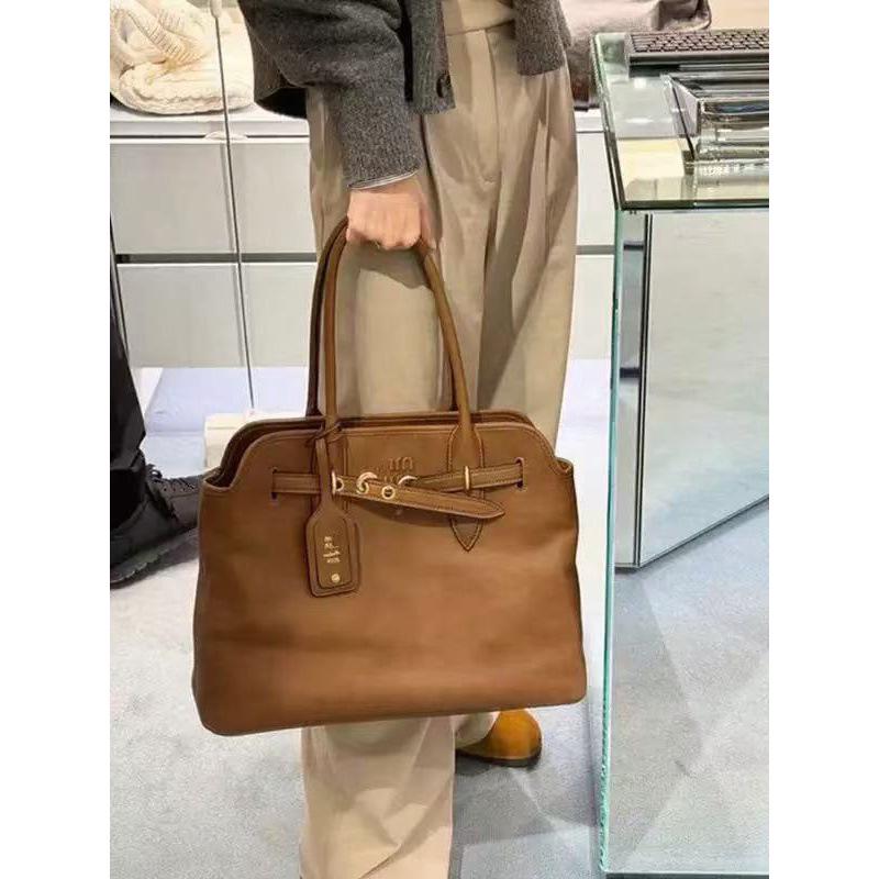 Stylish High-Grade PU Leather Makeup & Toiletry Travel Bag with Large Capacity