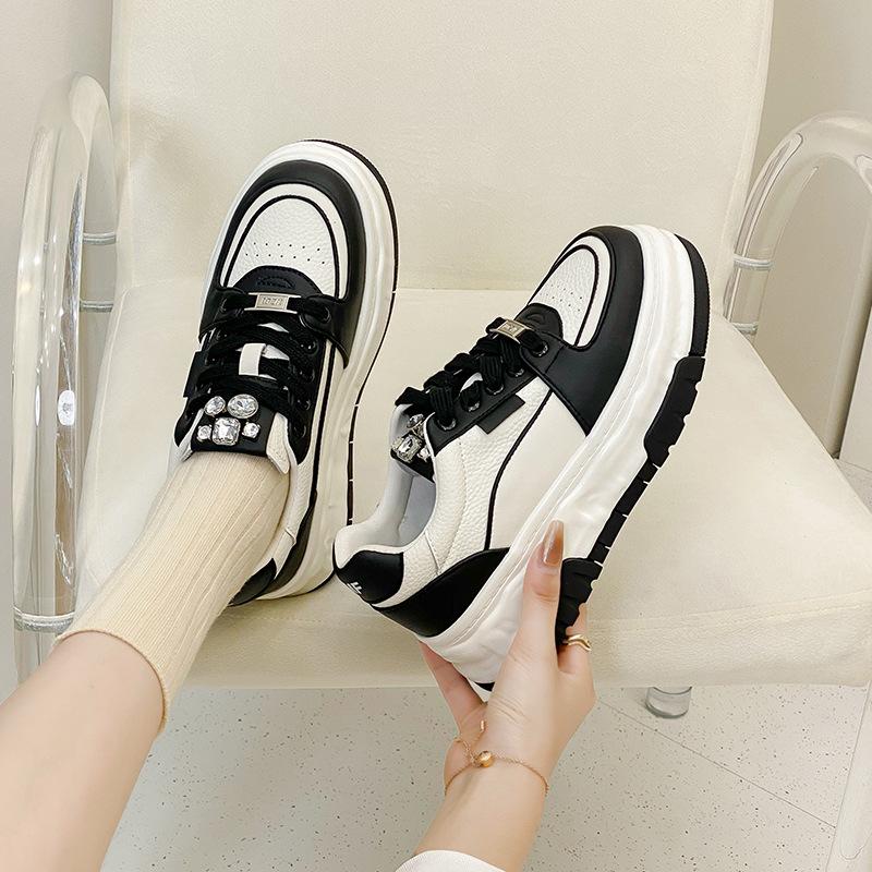 New Explosive Ins Board Shoes Autumn and Winter Platform Leather Casual Shoes Breathable Versatile Sports Heightening Shoes Women's Shoes