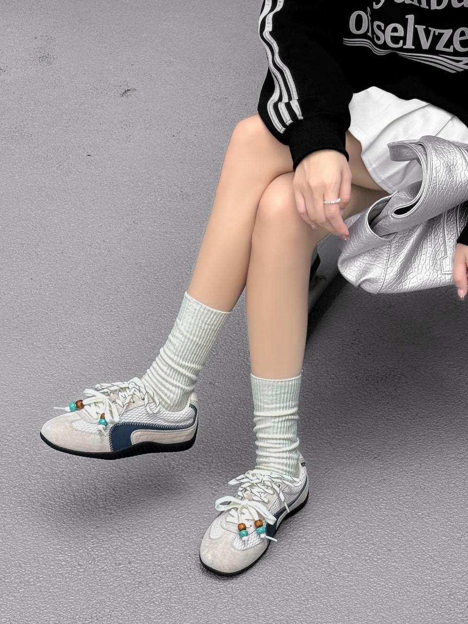 

2025 spring and autumn new retro European and American style light and versatile sports and leisure shoes Forrest Gump shoes leather German training s 35