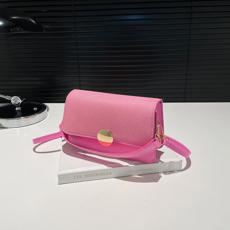 2025 spring new versatile ins shoulder messenger bag is popular this year, high-end sense, foreign style small square bag, niche women