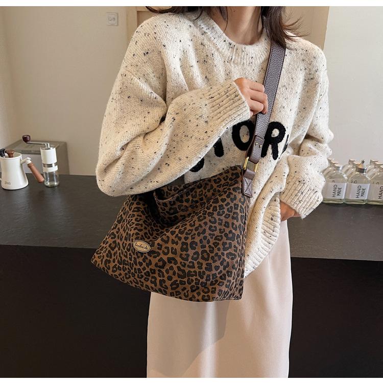 Autumn and Winter Fashion Leopard Print Tote Bag, Female Students Commute To Class, Large-capacity Messenger Bag
