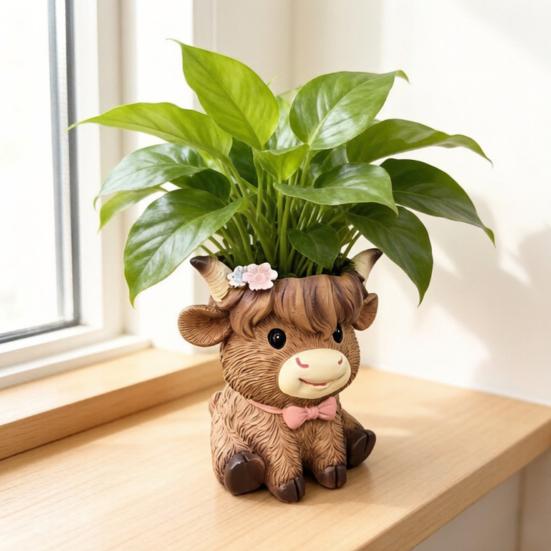 Highland Cow Planter Pot Cute Animal Resin Flower Pot with Drainage Hole Small Scottish Cow Planter for Boho Home Desk Patio Decor