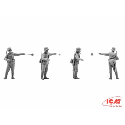 ICM 1/35 German Patrol (Infantry & Shoe Shine Boy 1939-1942) Plastic Model Kit 35561