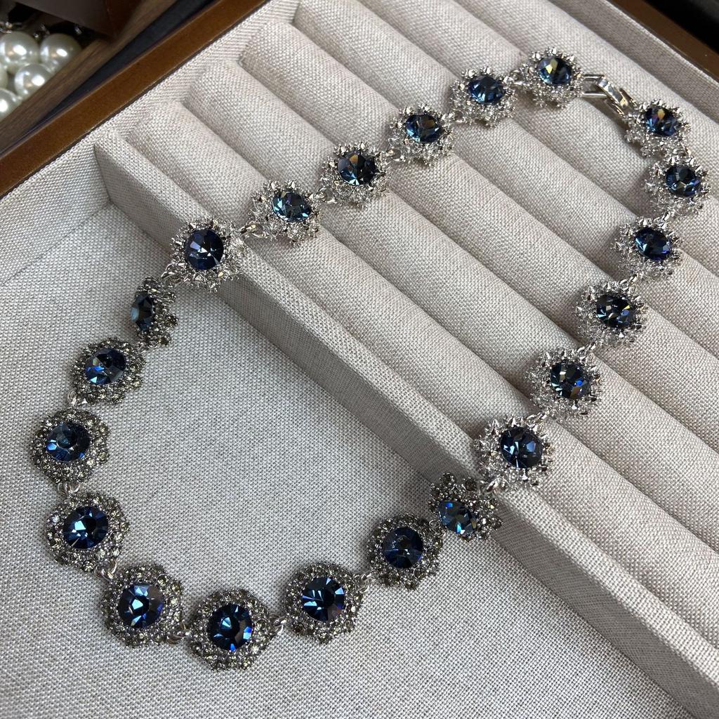 French Light Luxury Diamond-Set Green Flower Necklace Bracelet Stud Earrings Jewelry Retro Fashion Sapphire Collarbone Chain Earrings