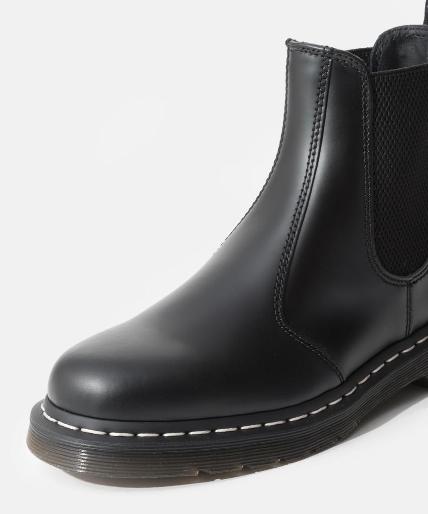 Dr. Martens 2976 Chelsea Boots 26257001 White Stitch Leather Black