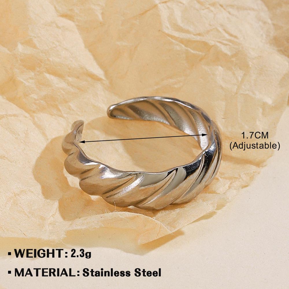 European & American Fashion Stainless Steel Heart-Shaped Geometric Ring - French Retro Style