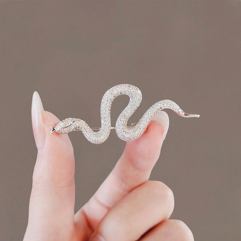1Pc Delicate Snake Brooch for Men Women Inlaid Zircon Snake Animal Brooches Pins Jewelry Trendy Accessories Party Gifts