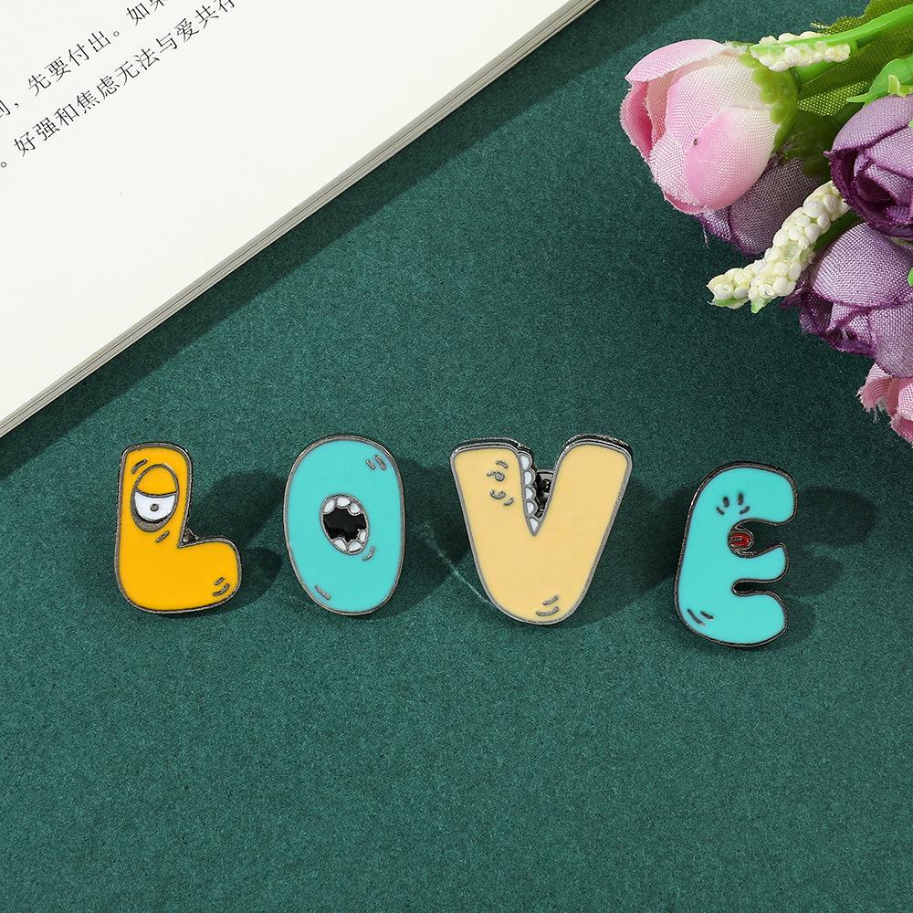 Creative Funny Alphabet Brooches Cute Cartoon Brooch Badges 26 Letter Enamel Pins Jewelry Gift