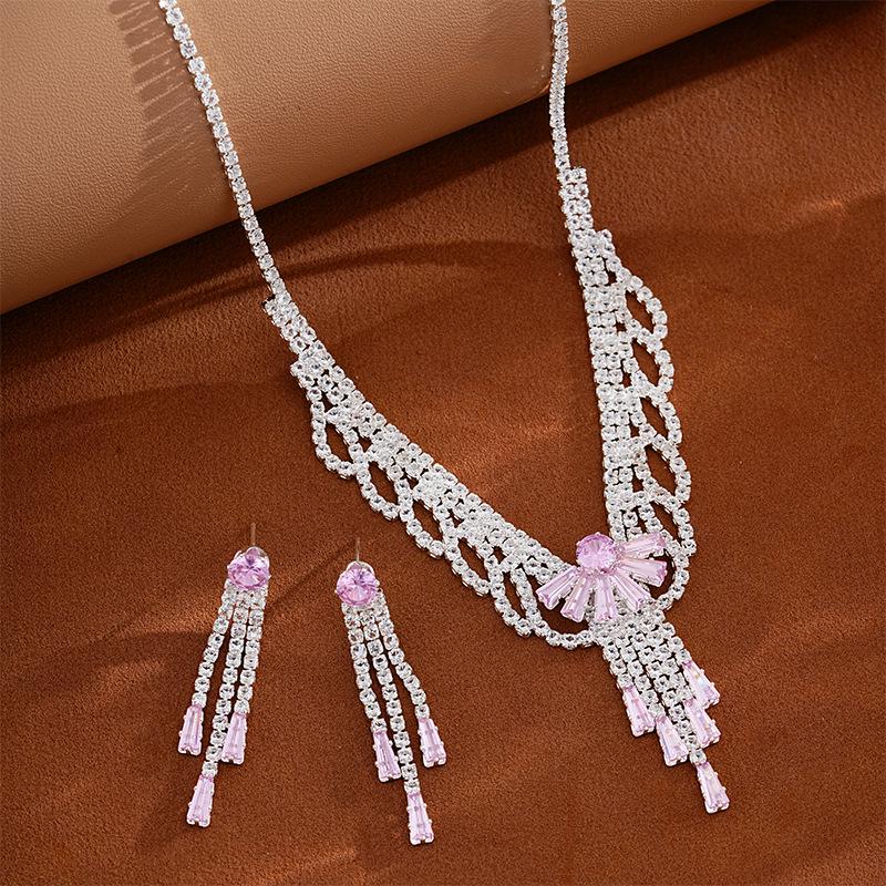 Zircon Jewelry Set: Elegant Niche Design for Weddings and Banquets - Earrings and Necklace