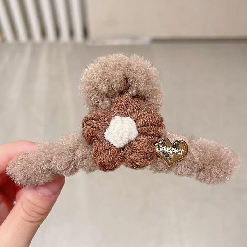 Autumn/Winter 2025 Plush Mink Fur Love Heart Rhinestone Shark Claw Clip for Women