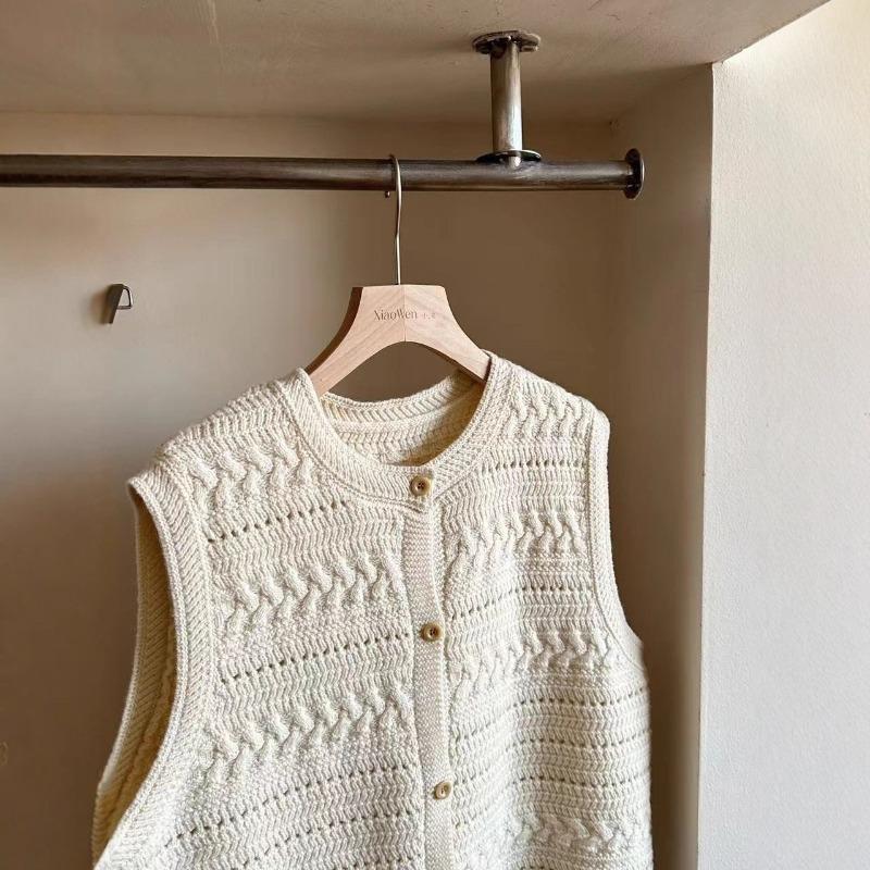 Sweet single-breasted sweater vest jacket women's autumn and winter new atmosphere knitted crochet vest top