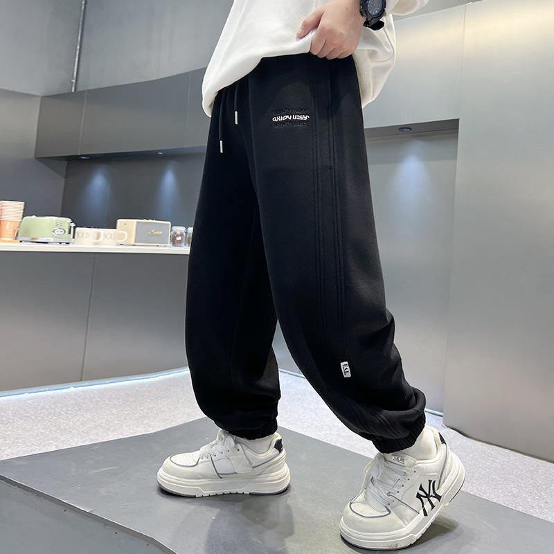

Boys Striped High-Street Cuffed Sweatpants - Trendy Spring/Autumn Activewear 140 cm