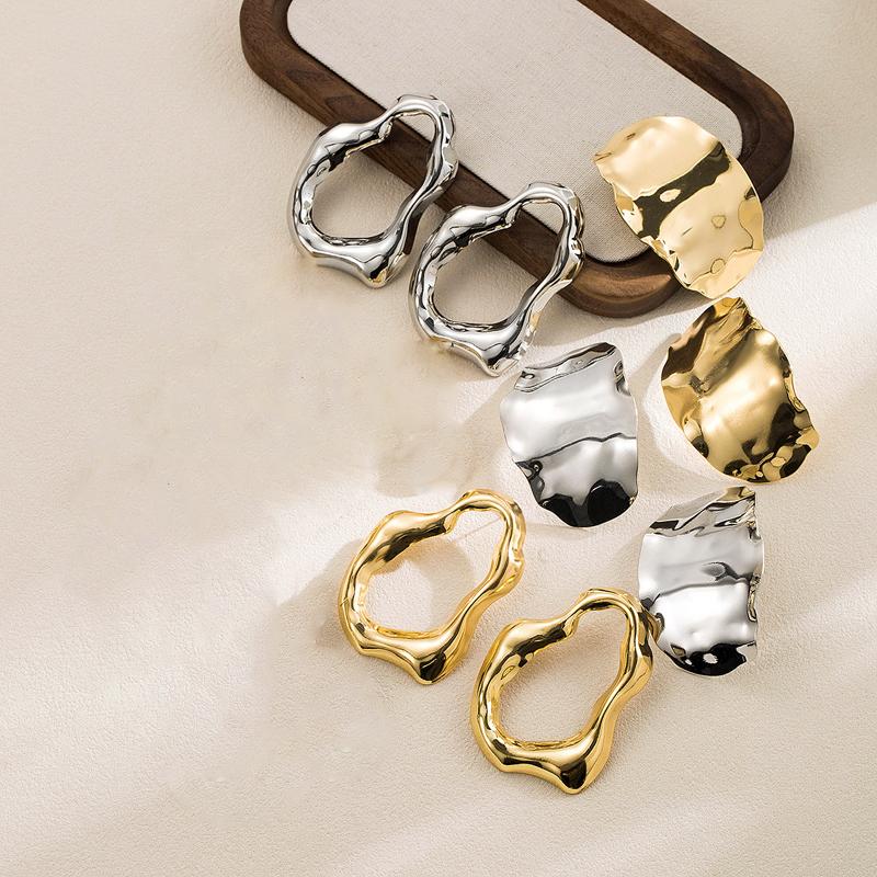 Vintage Metal Smooth Oval Irregular Stud Earrings for Women Fashion Gold Color Hollow Geometric Chic Earrings Design Jewelry