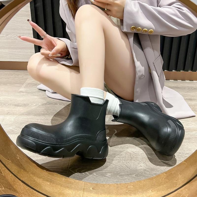 Fashion Women's Rain Boots Fashion Rubber Galoshes Outdoor Waterproof Garden Work Boots for Women Cute Rain Shoes Light EVA Water Shoes