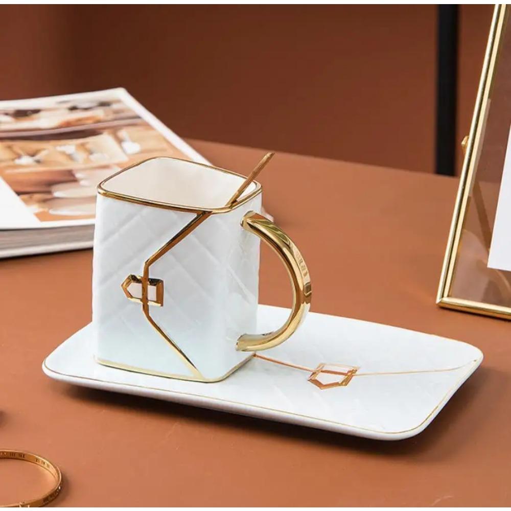 

Креативная кружка в форме сумочки с блюдцем и ложкой Скандинавская керамика Молочный чай Офисные чашки Посуда для напитков Наборы кофейных чашек Подарок 310ml небесно-голубой