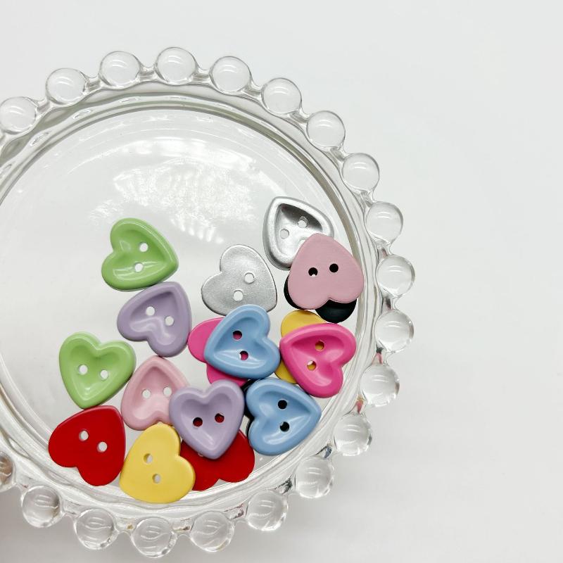 20Pcs Smooth Heart Shaped Plastic Buttons for Kids Clothing DIY Sewing Crafts Button for Cardigan & Sweater DIY Deco Accessories