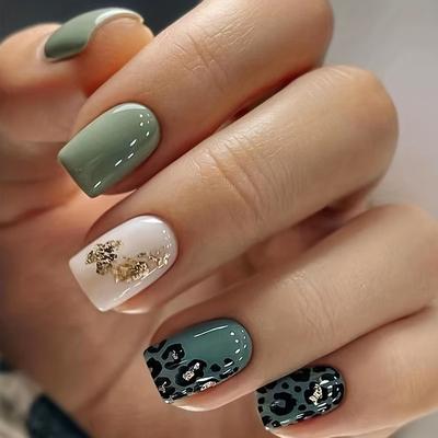 24 Stück kurze grüne künstliche Nägel, süßer Leopardendruck zum Aufdrücken von Nägeln mit goldenem Foliendesign, glänzend rosafarbener Kleber auf den Nägeln, vollständige Abdeckung, quadratische falsche Nägel