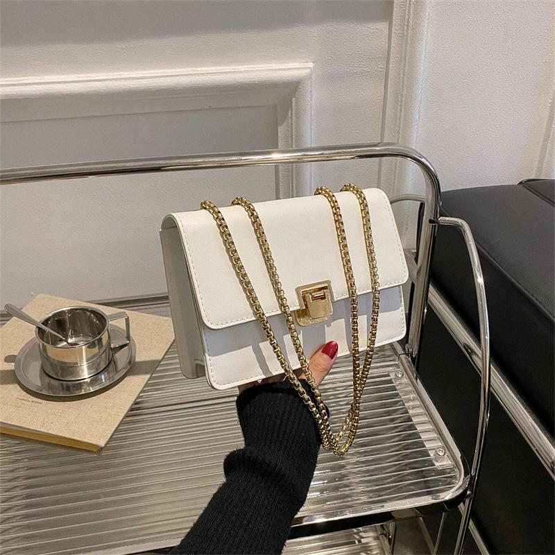 2025 New Fashionable Solid Color Chain Bag Texture Casual Armpit Bag Autumn and Winter Retro Foreign Style Lock Small Square Bag