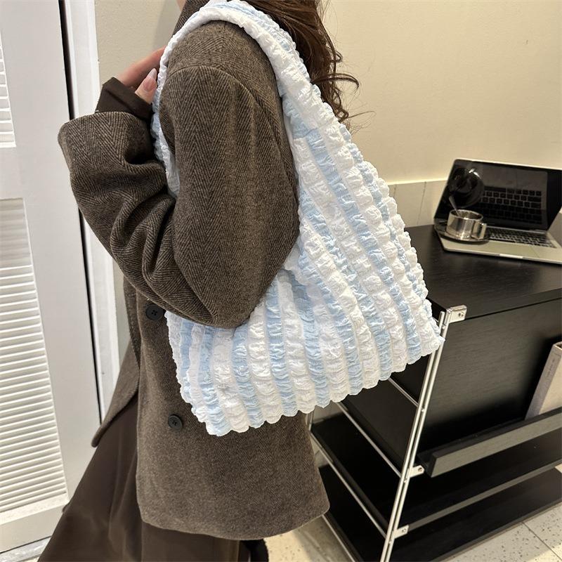 Personalized Pleated Bubble Women's Bag 2024 New Street Style Handbag Casual Large Capacity Single Shoulder Underarm Cloud Bag