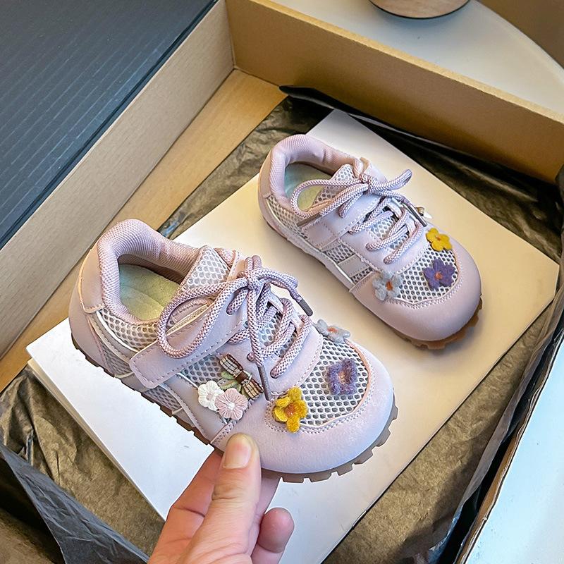 

Girls Summer Floral Hollow Mesh Sneakers2026Sweet casual running shoes for children of all ages 31-35Code one hand5Double фіолетовий