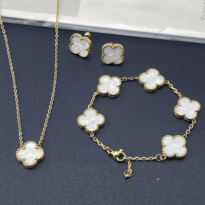 15mm Four-leaf Clover Necklace Bracelet and Stud Earrings Three-piece Set 18K Vacuum Plated Jewelry Set