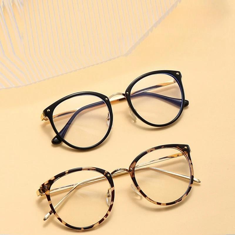Retro Rivet Round Glasses Creative Artistic Anti Blue Light Flat Glasses for Women Men Decorative Eyewear