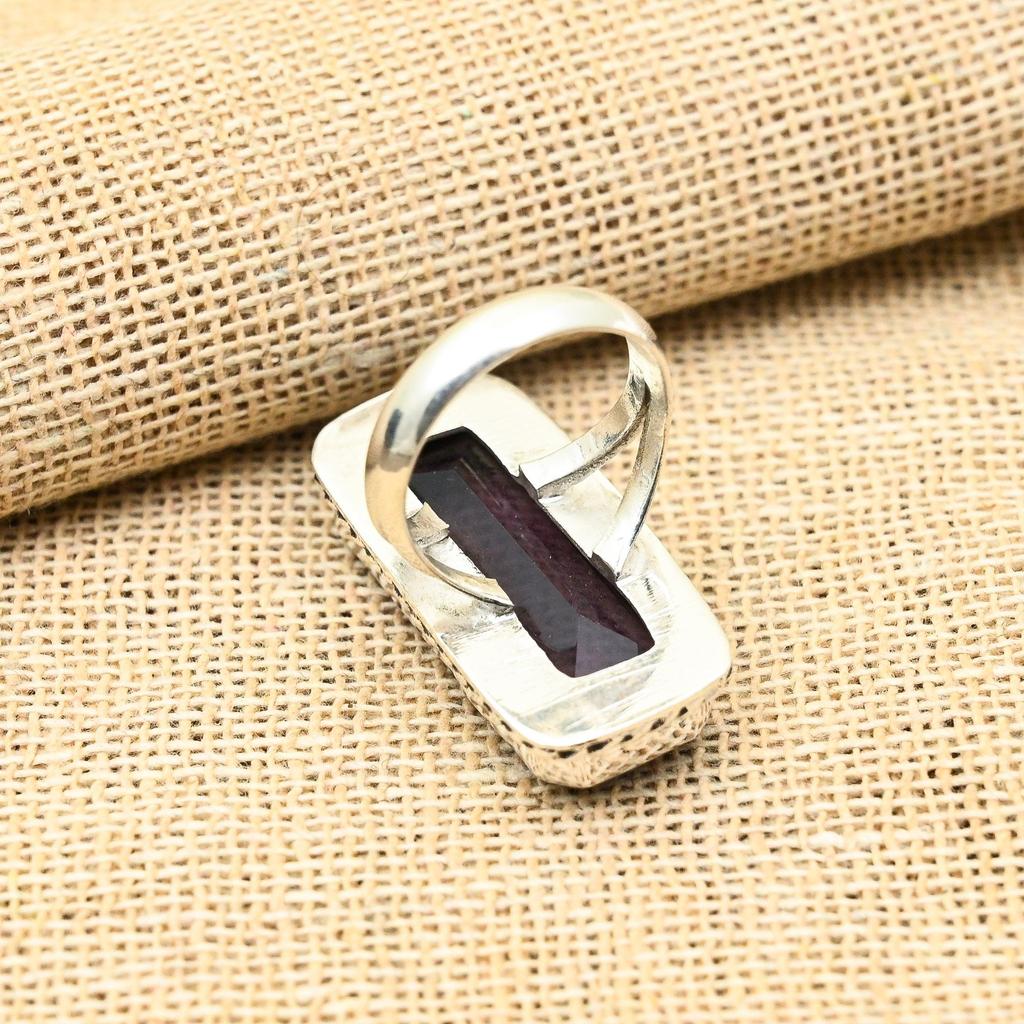 Wunderschöner handgemachter Schmuckring aus 925er Sterlingsilber mit Amethyst-Edelstein für Sie