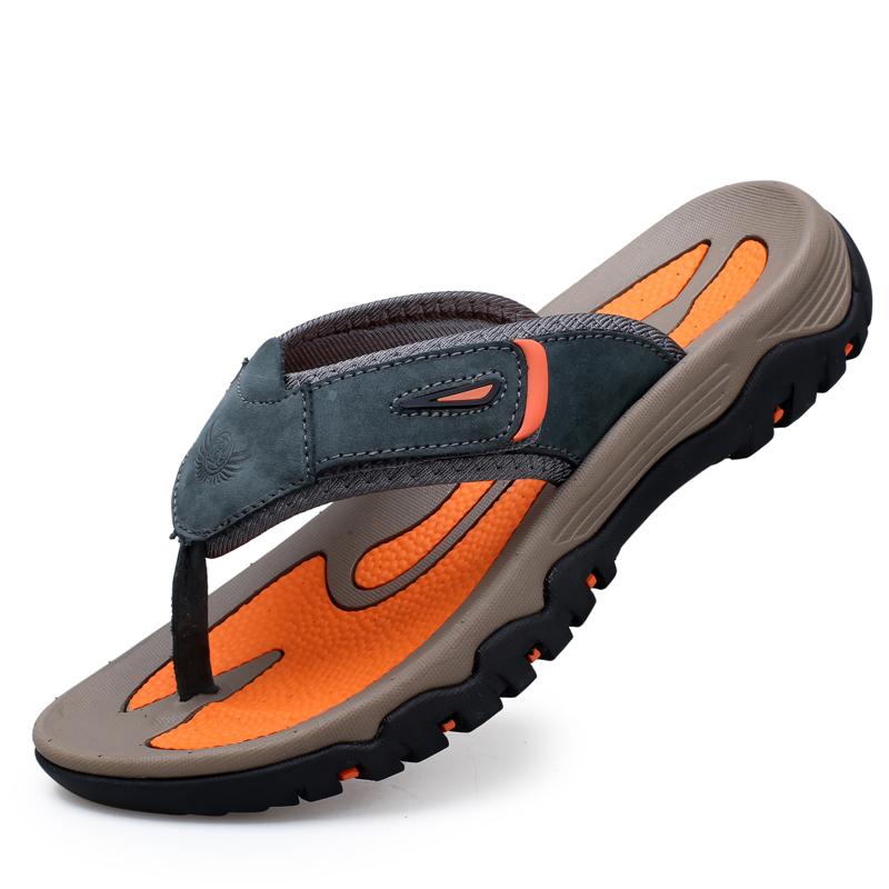 Fashion Non-Slip Sole Lightweight Walking Slippers 2025 New All-match Flats Men's Leather Flip Flops Soft Comfortable Beach Sandals