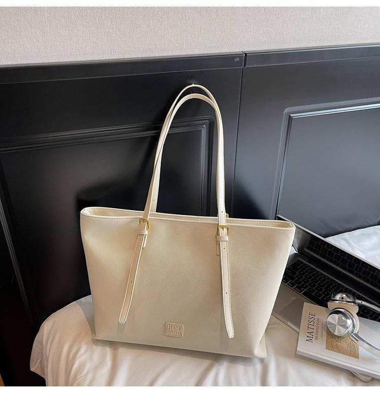 

This year s popular bag 2025 new large-capacity tote bag simple and fashionable shoulder bag student class commuter bag хаки
