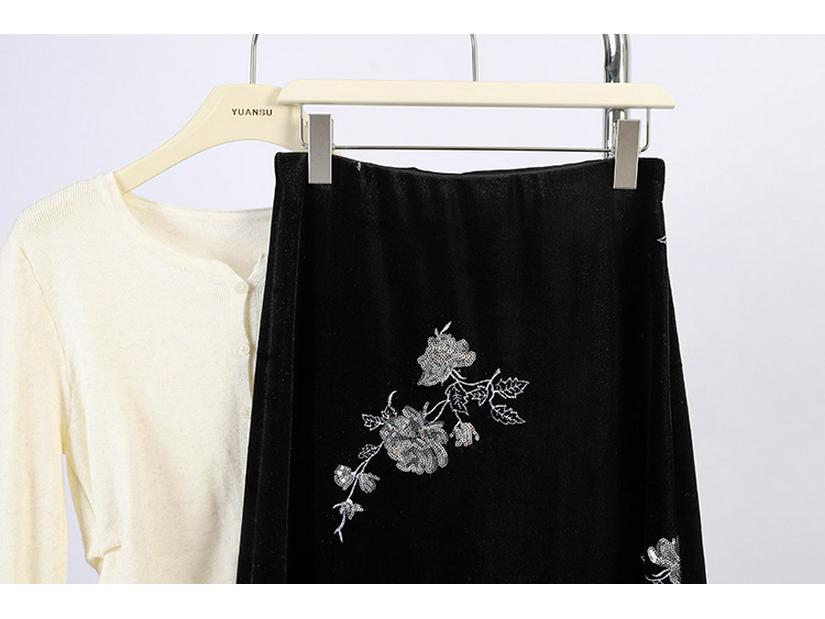 Heavy Industry Embroidery Sequins Velvet Plus-Size Black A-line Winter Skirt