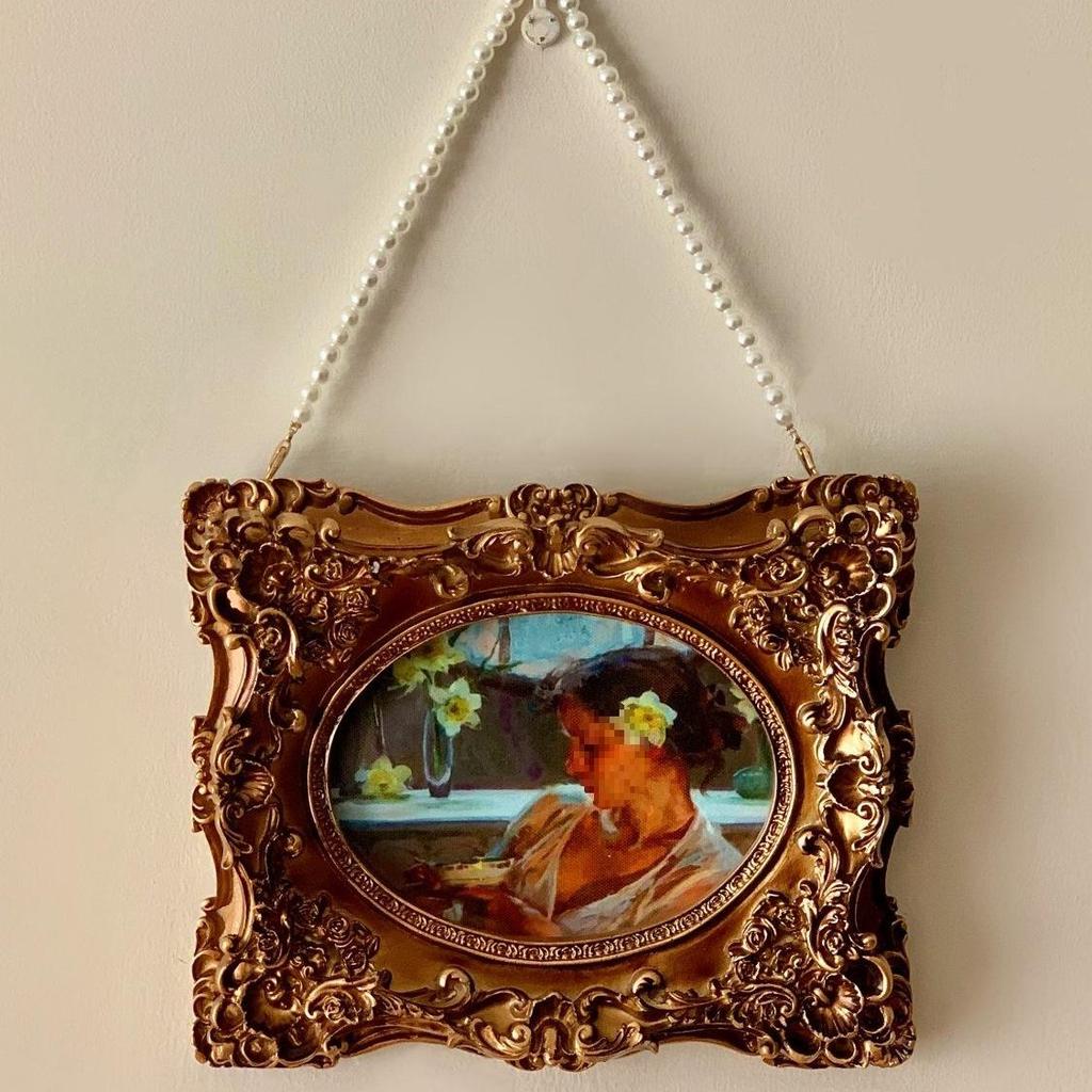 Retro European Embossed Carved Photo Frame - Artistic Luxury Wall Hanging Decoration for Home & B&B