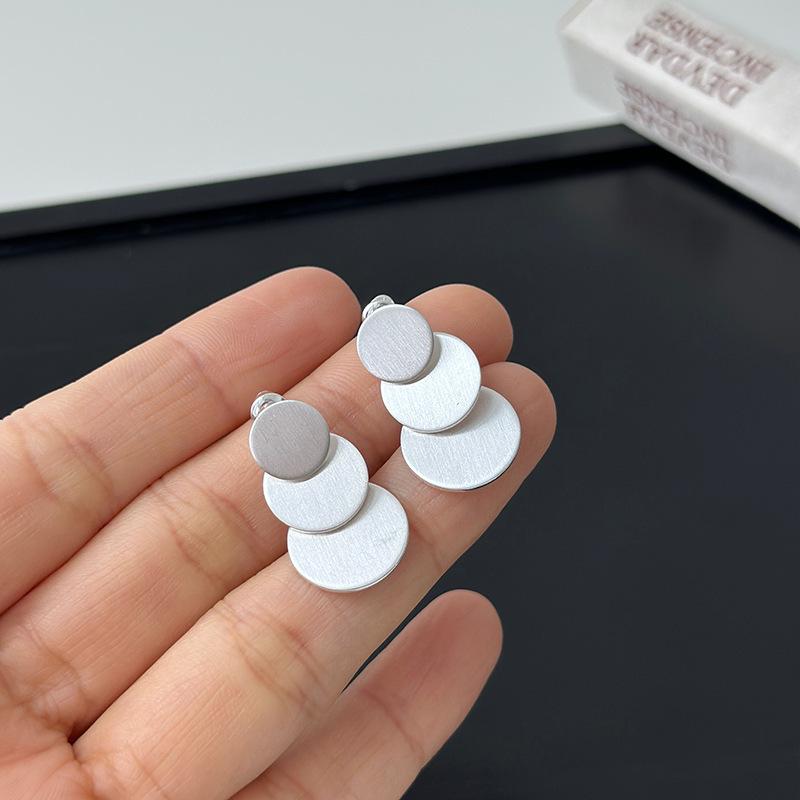 Retro Three-Layer Disc Earrings for Women – Geometric and Versatile Accessory