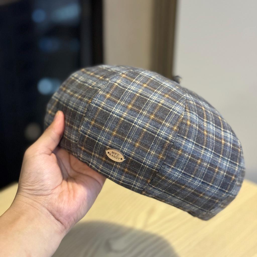 Koreanische Version Einfache kleine Etikett Karomuster Baskenmütze für literarische Frauen Retro All-Match Malermütze Großer Kopfumfang Kürbishut