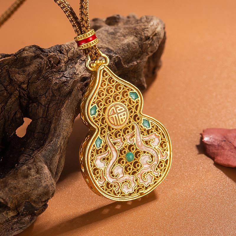 Elegant Gold Enamel Gourd Pendant Necklace - Retro Chinese Style