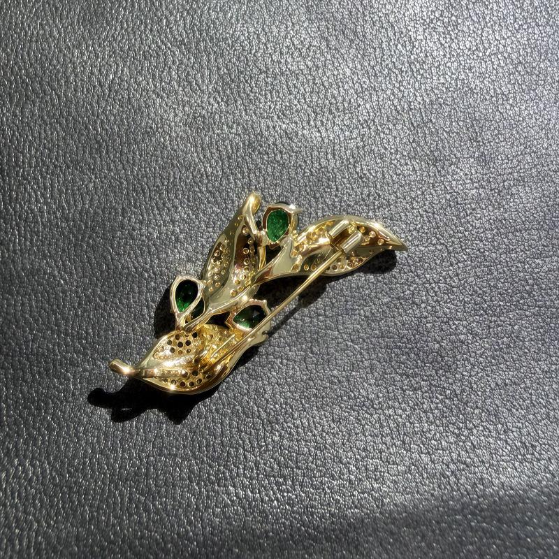 Emerald Zircon Leaf Brooch - Retro Chinese Style Suit Accessory
