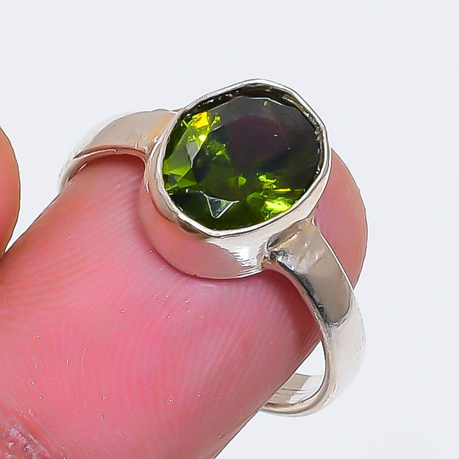 Natural Peridot Gemstone Handmade 925 Sterling Silver Jewelry Ring Size 6 ZS-1789