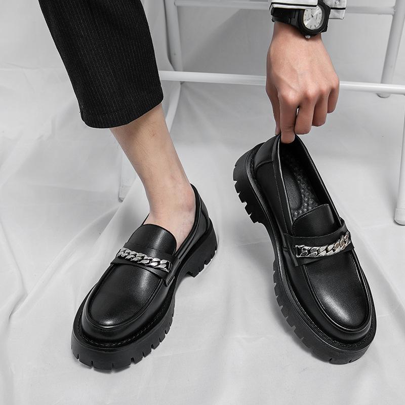 

Туфли на платформе из британской кожи. Мужская обувь в стиле ленивых повседневных мокасин. Молодежные тенденции, усиливающие популярность панк-обувь для ночных клубов и свадеб. 38